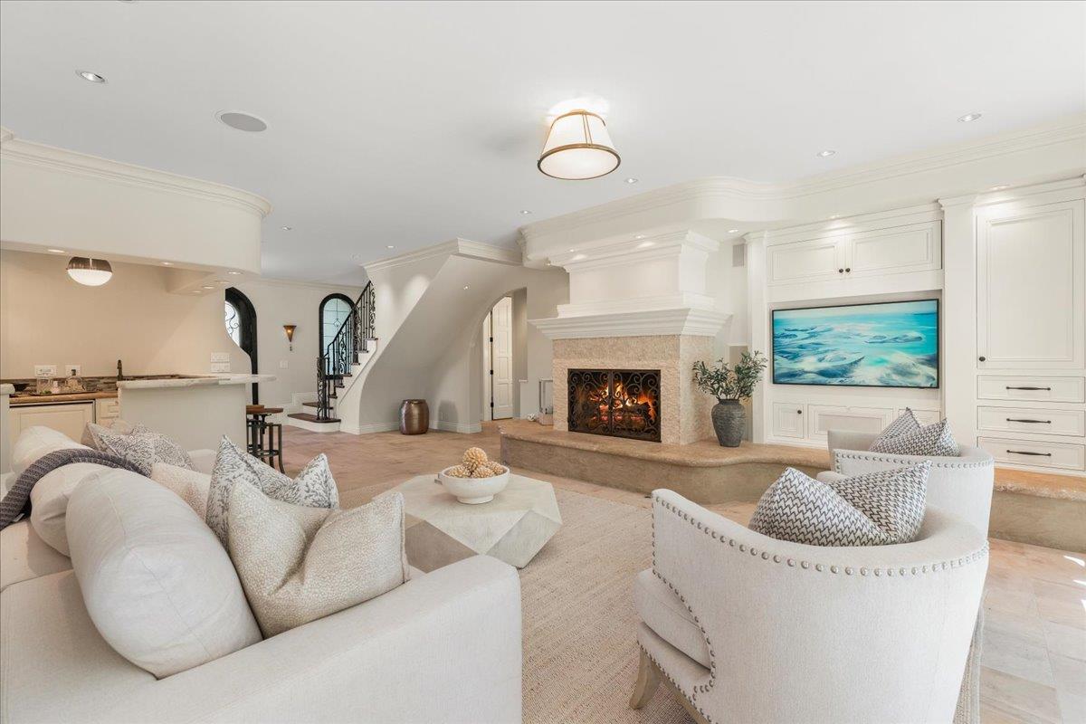 Detail Gallery Image 17 of 58 For 73 Mariposa Ave, Los Gatos,  CA 95030 - 5 Beds | 3 Baths
