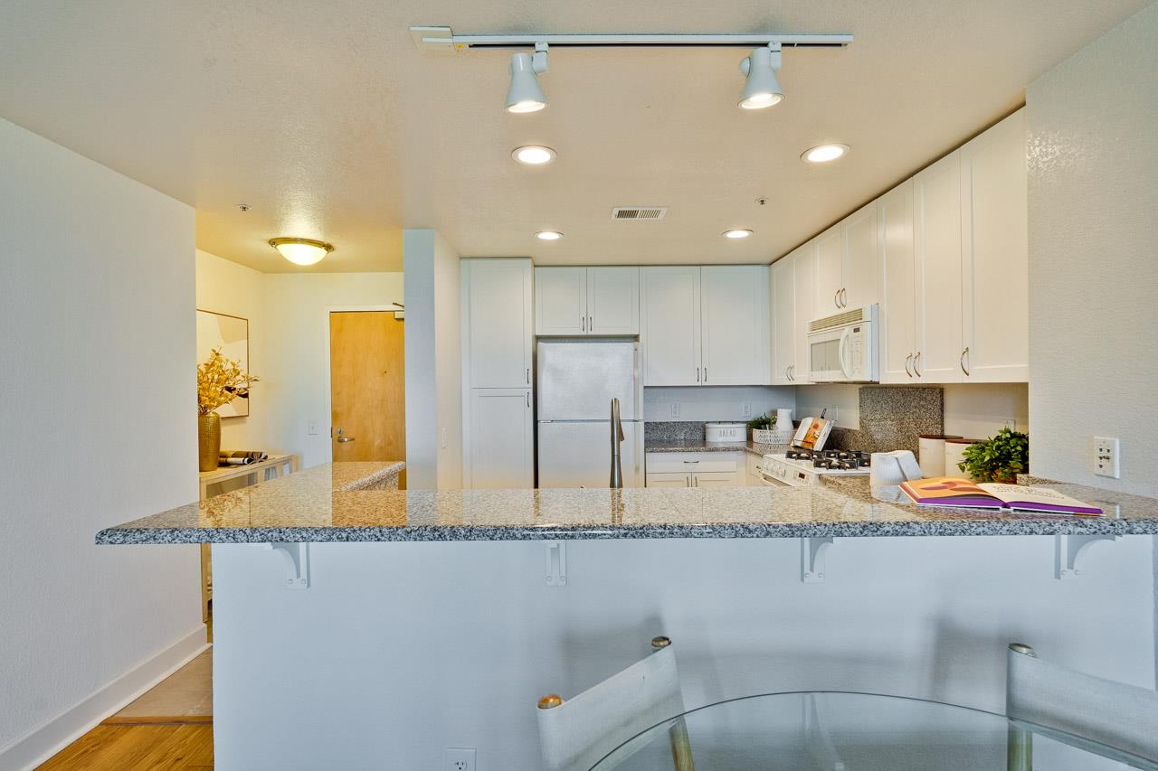 Detail Gallery Image 13 of 51 For 20488 Stevens Creek Blvd #1413,  Cupertino,  CA 95014 - 2 Beds | 2 Baths