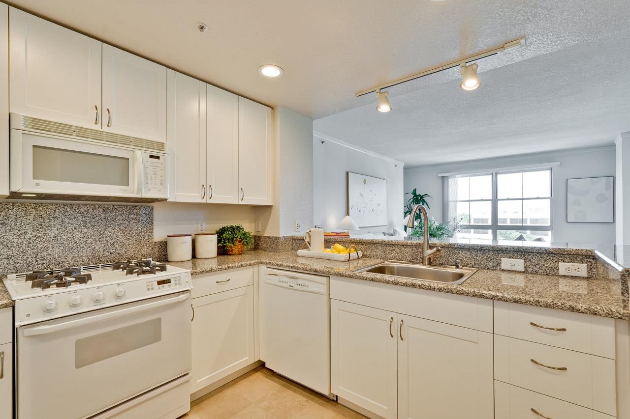 Detail Gallery Image 16 of 51 For 20488 Stevens Creek Blvd #1413,  Cupertino,  CA 95014 - 2 Beds | 2 Baths