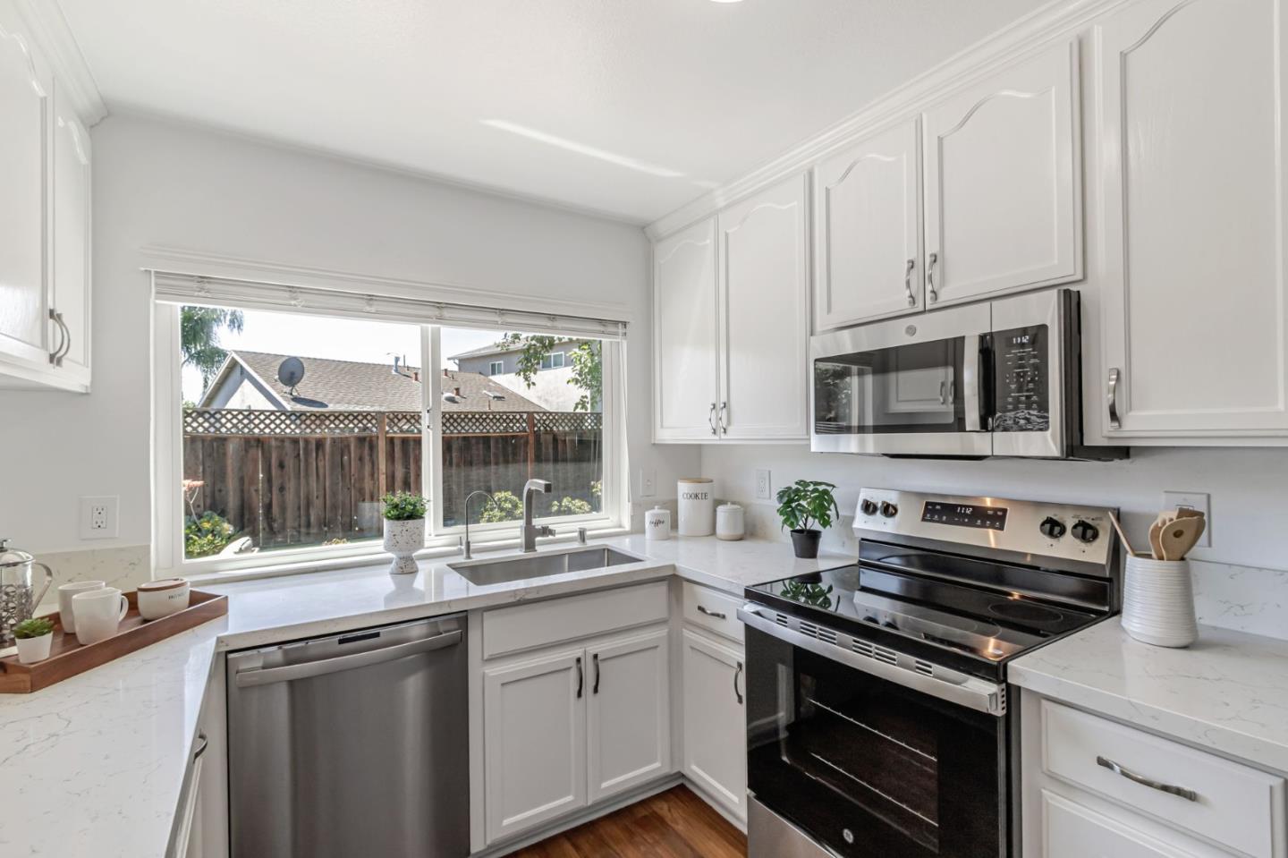 Detail Gallery Image 18 of 41 For 720 Glenburry Way, San Jose,  CA 95123 - 3 Beds | 2 Baths