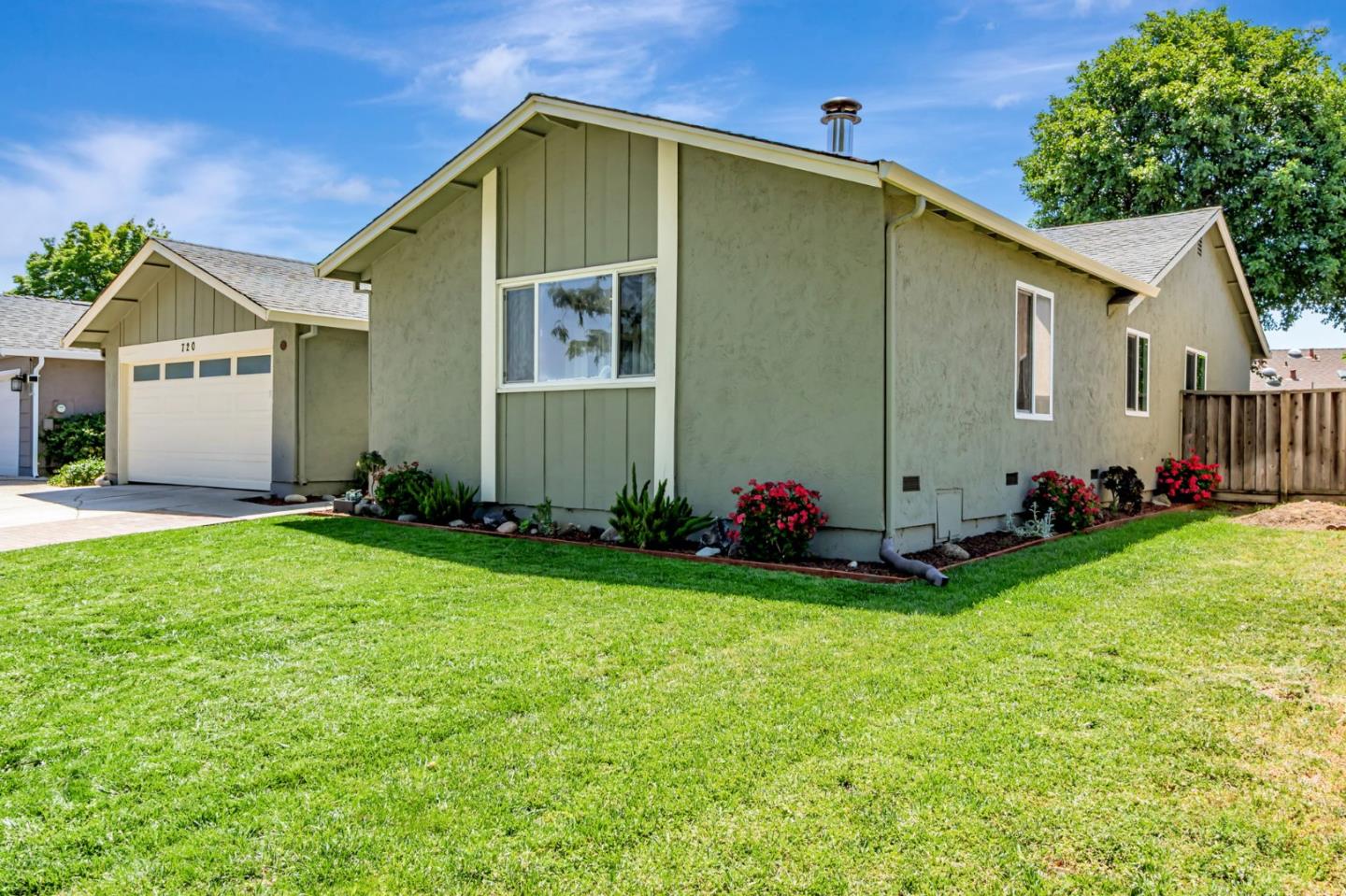 Detail Gallery Image 3 of 41 For 720 Glenburry Way, San Jose,  CA 95123 - 3 Beds | 2 Baths