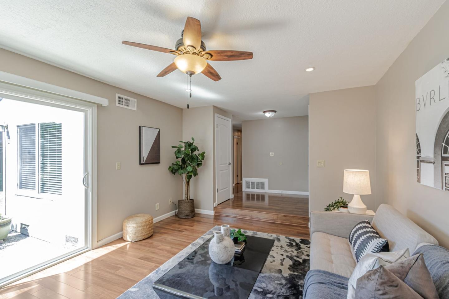 Detail Gallery Image 8 of 41 For 720 Glenburry Way, San Jose,  CA 95123 - 3 Beds | 2 Baths