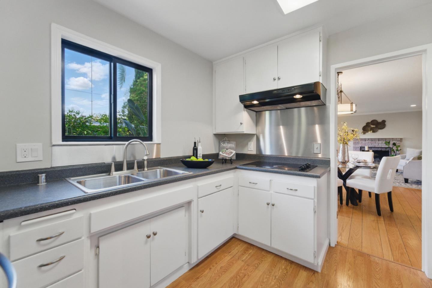 Detail Gallery Image 11 of 34 For 414 Queens Ct, Campbell,  CA 95008 - 4 Beds | 2 Baths