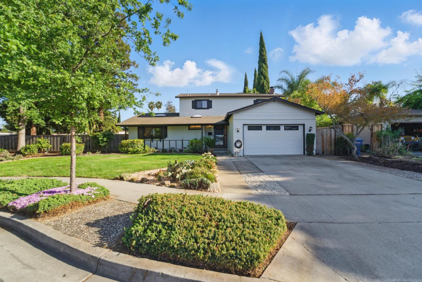 Detail Gallery Image 3 of 34 For 414 Queens Ct, Campbell,  CA 95008 - 4 Beds | 2 Baths