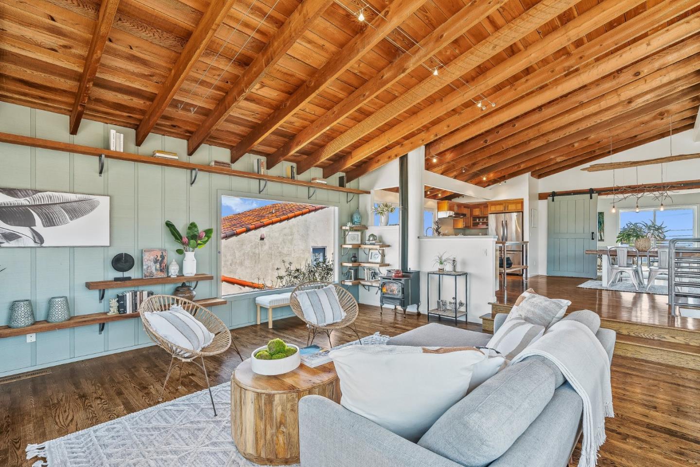 Detail Gallery Image 11 of 59 For 22956 E Cliff Dr, Santa Cruz,  CA 95062 - 4 Beds | 4 Baths
