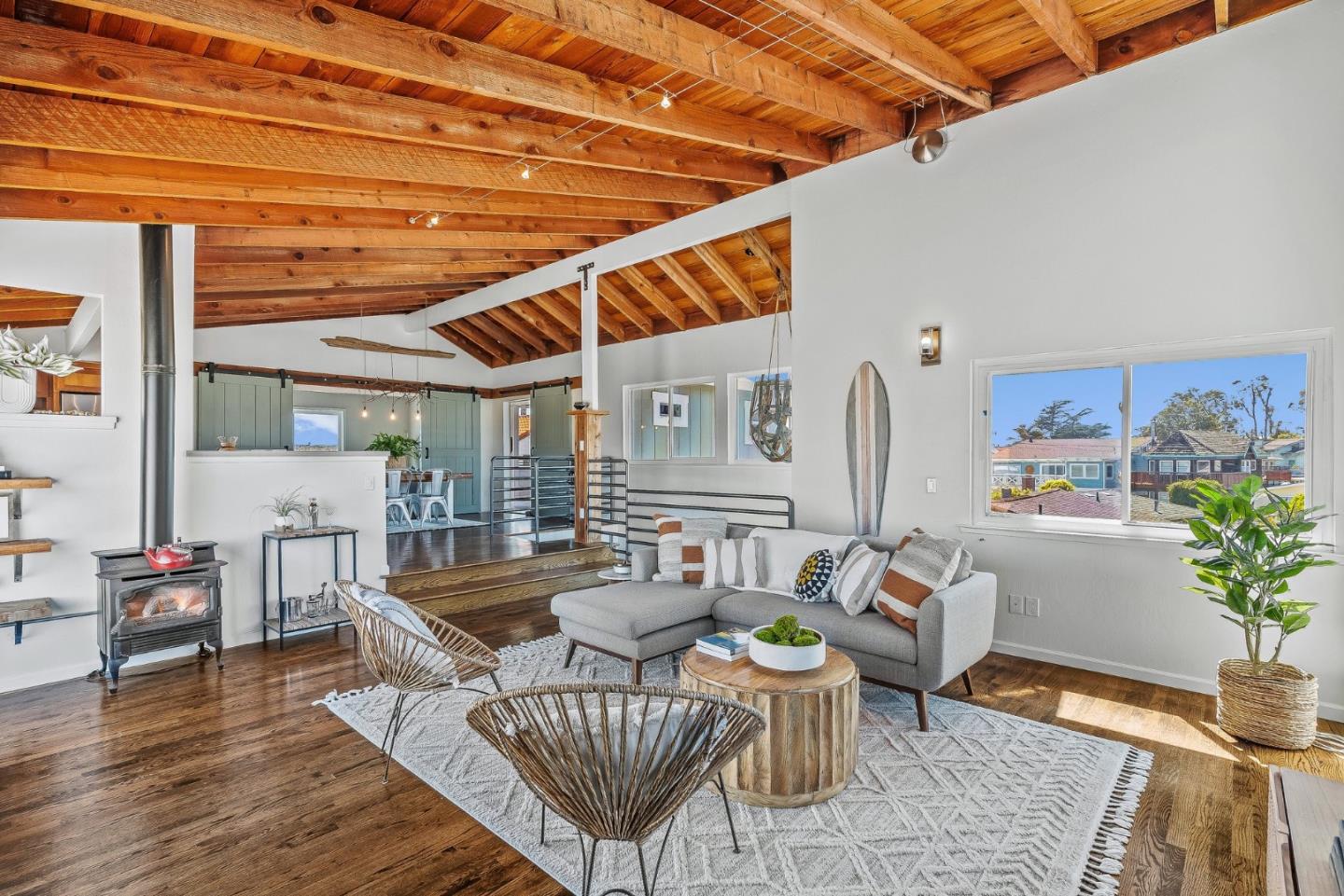 Detail Gallery Image 12 of 59 For 22956 E Cliff Dr, Santa Cruz,  CA 95062 - 4 Beds | 4 Baths