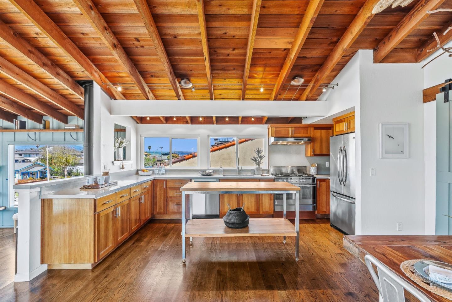 Detail Gallery Image 15 of 59 For 22956 E Cliff Dr, Santa Cruz,  CA 95062 - 4 Beds | 4 Baths