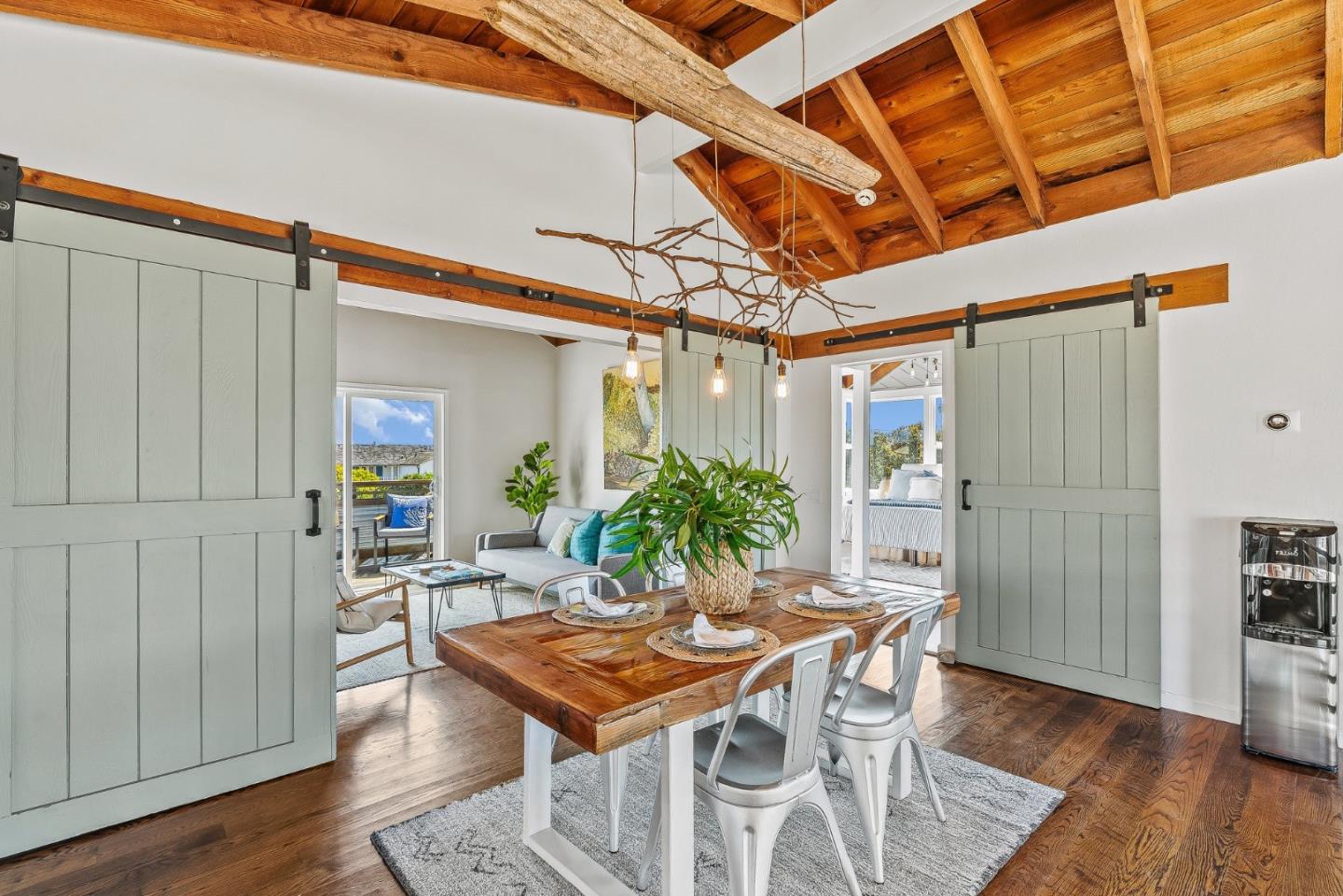 Detail Gallery Image 20 of 59 For 22956 E Cliff Dr, Santa Cruz,  CA 95062 - 4 Beds | 4 Baths