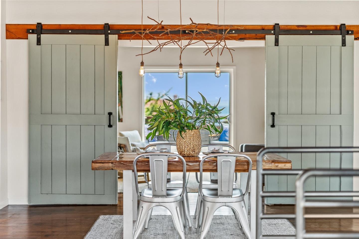 Detail Gallery Image 21 of 59 For 22956 E Cliff Dr, Santa Cruz,  CA 95062 - 4 Beds | 4 Baths