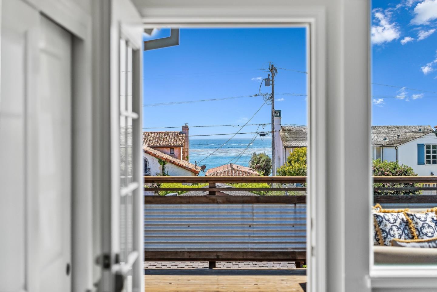 Detail Gallery Image 29 of 59 For 22956 E Cliff Dr, Santa Cruz,  CA 95062 - 4 Beds | 4 Baths