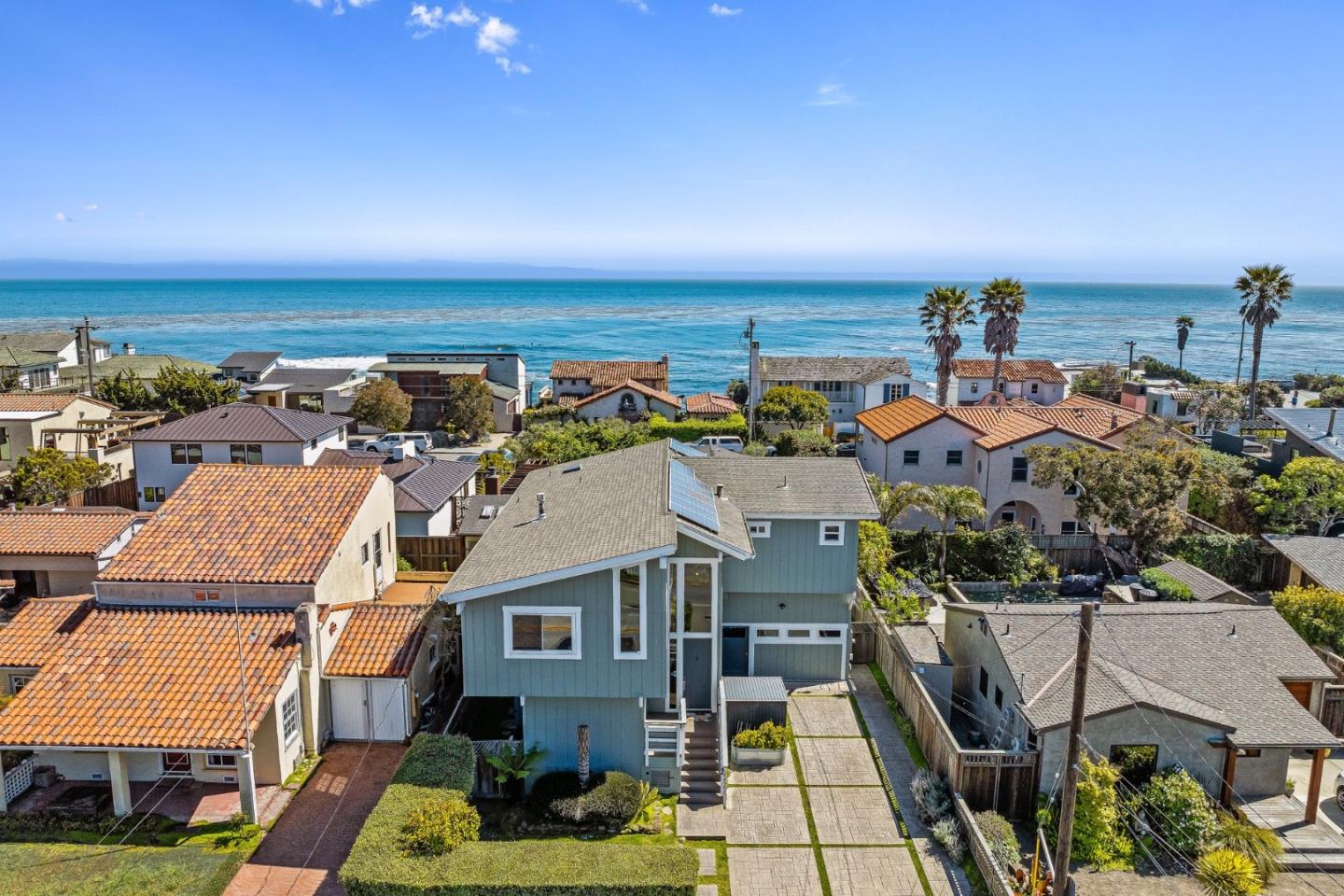 Detail Gallery Image 3 of 59 For 22956 E Cliff Dr, Santa Cruz,  CA 95062 - 4 Beds | 4 Baths