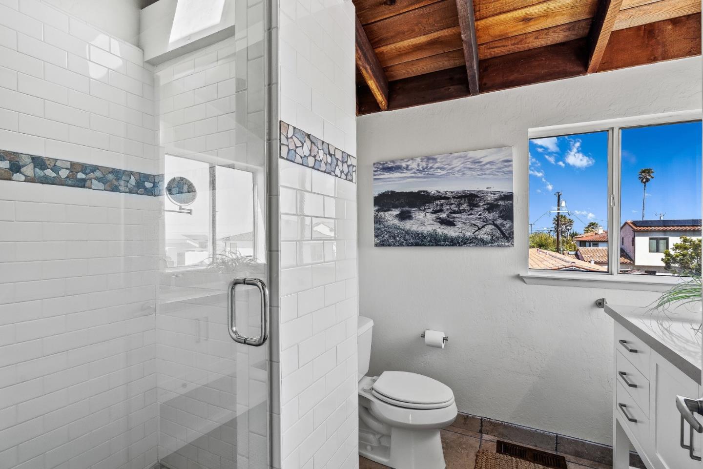 Detail Gallery Image 39 of 59 For 22956 E Cliff Dr, Santa Cruz,  CA 95062 - 4 Beds | 4 Baths
