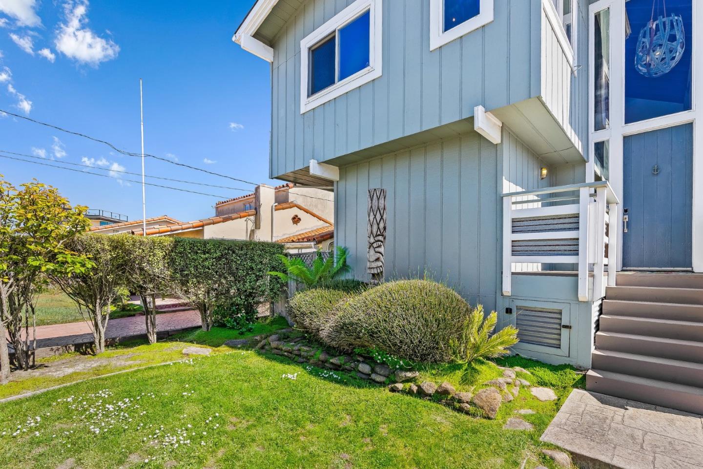 Detail Gallery Image 6 of 59 For 22956 E Cliff Dr, Santa Cruz,  CA 95062 - 4 Beds | 4 Baths