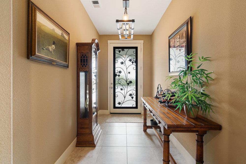 Detail Gallery Image 11 of 77 For 1515 Sunflower Dr, Hollister,  CA 95023 - 4 Beds | 3 Baths