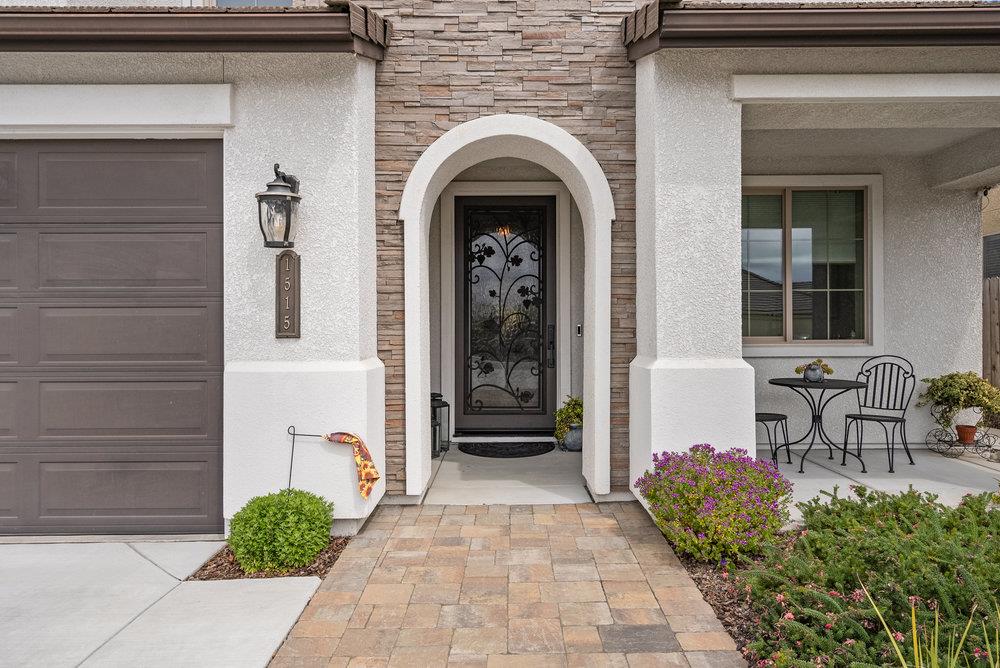 Detail Gallery Image 3 of 77 For 1515 Sunflower Dr, Hollister,  CA 95023 - 4 Beds | 3 Baths
