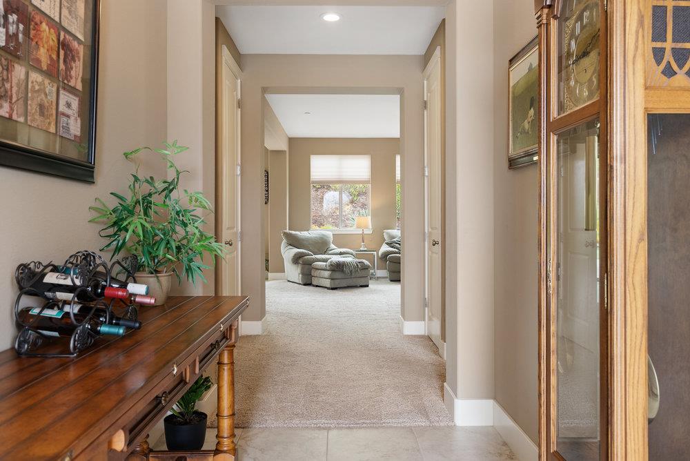 Detail Gallery Image 5 of 77 For 1515 Sunflower Dr, Hollister,  CA 95023 - 4 Beds | 3 Baths