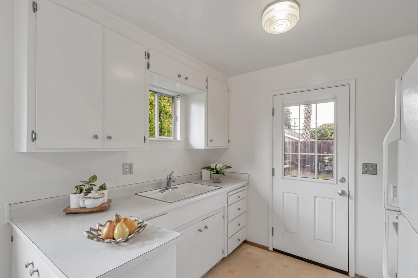 Detail Gallery Image 13 of 32 For 832 Mary Ct, Campbell,  CA 95008 - 3 Beds | 2 Baths
