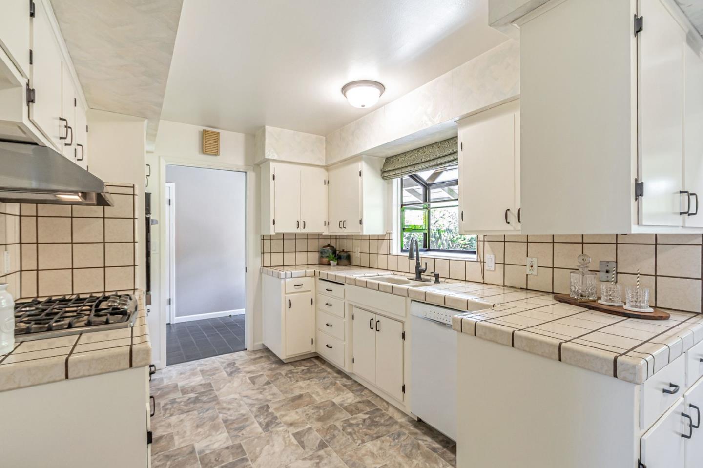 Detail Gallery Image 25 of 47 For 18931 Cyril Pl, Saratoga,  CA 95070 - 4 Beds | 3 Baths