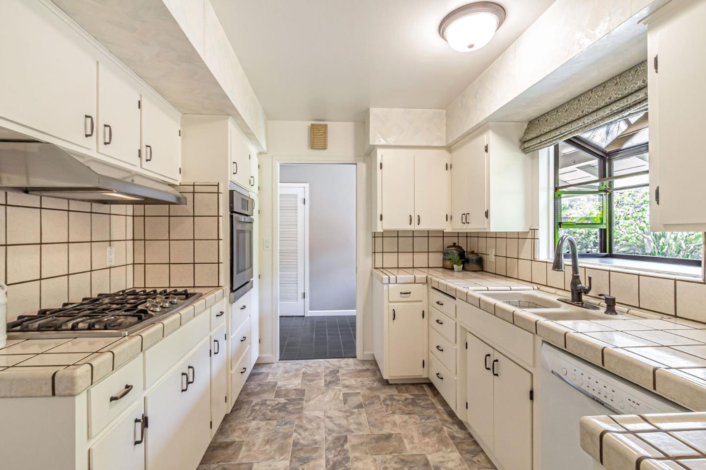 Detail Gallery Image 26 of 47 For 18931 Cyril Pl, Saratoga,  CA 95070 - 4 Beds | 3 Baths