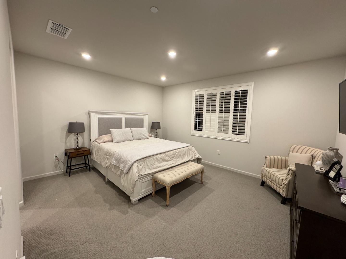 Detail Gallery Image 13 of 21 For 332 Manchester Dr, Los Banos,  CA 93635 - 4 Beds | 2/1 Baths