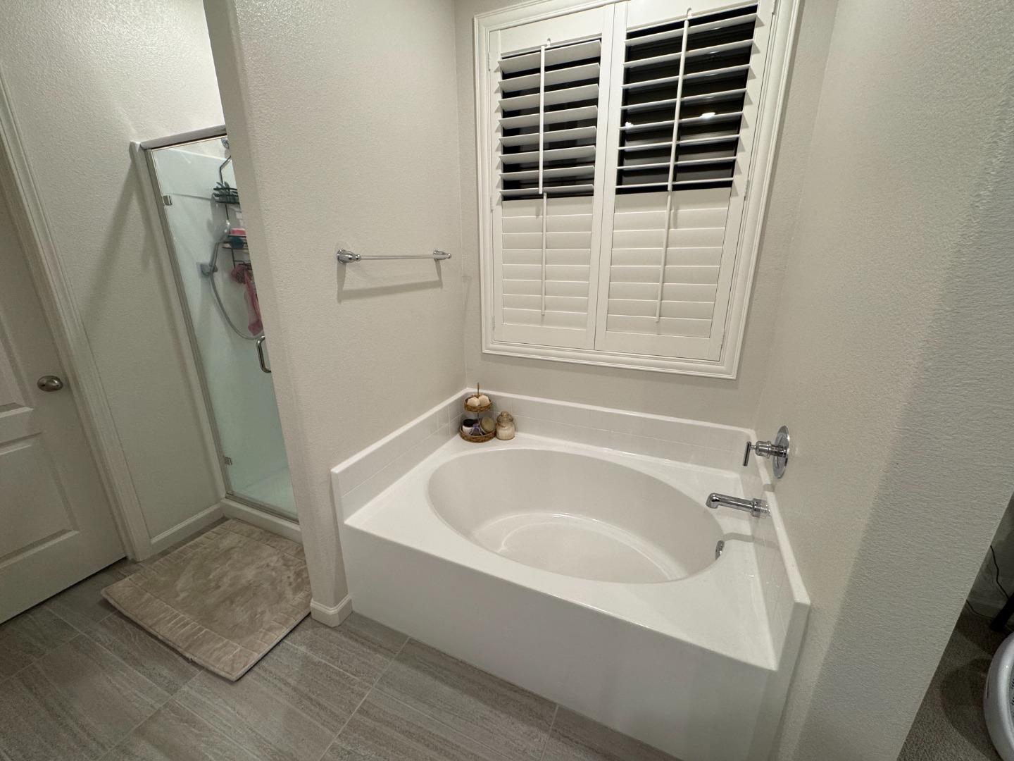 Detail Gallery Image 14 of 21 For 332 Manchester Dr, Los Banos,  CA 93635 - 4 Beds | 2/1 Baths