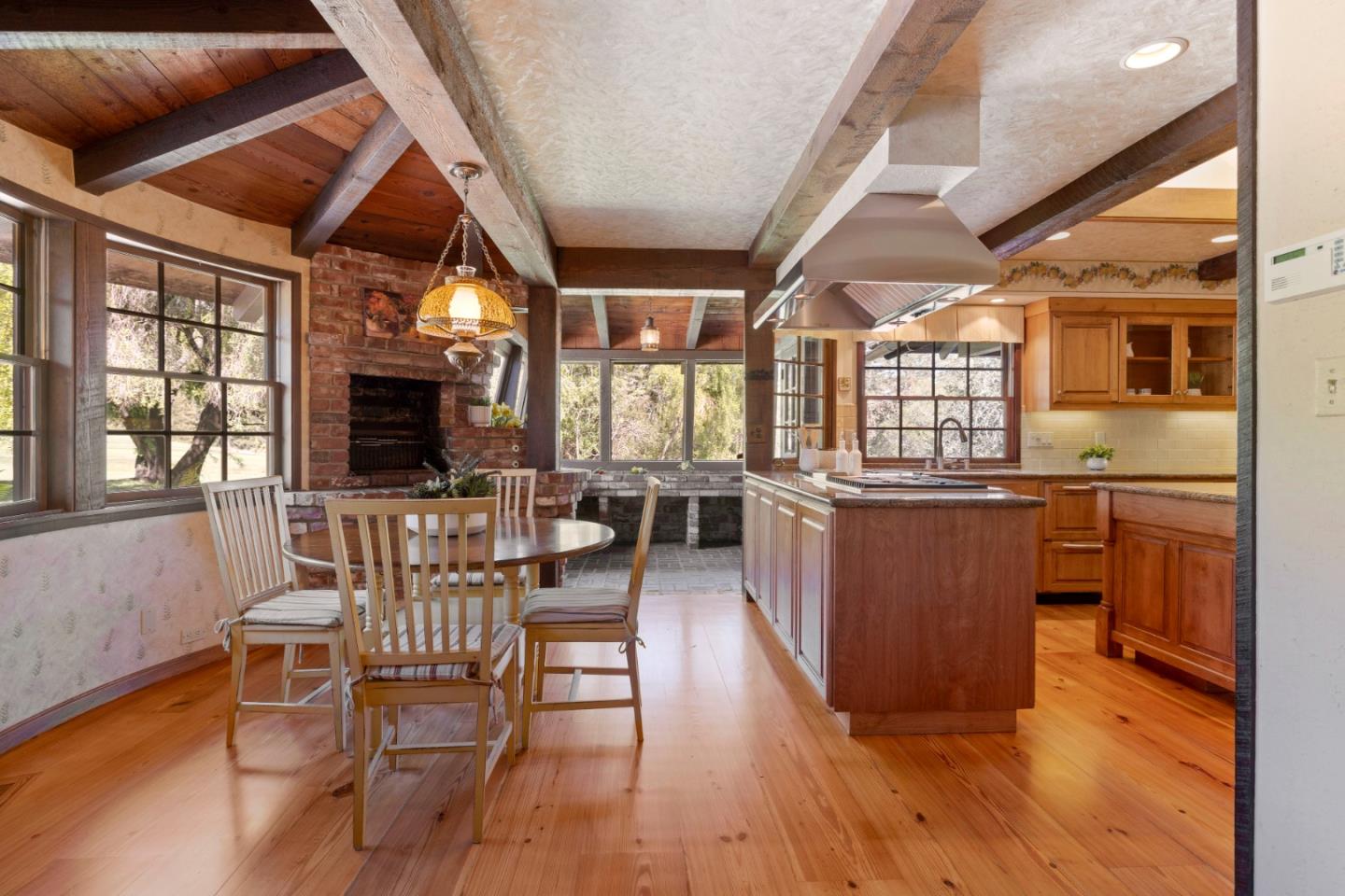 Detail Gallery Image 10 of 39 For 32 Pasatiempo Dr, Santa Cruz,  CA 95060 - 4 Beds | 3/2 Baths