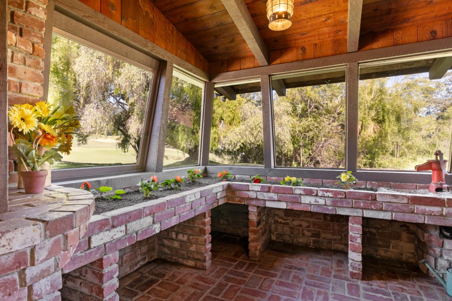 Detail Gallery Image 12 of 39 For 32 Pasatiempo Dr, Santa Cruz,  CA 95060 - 4 Beds | 3/2 Baths