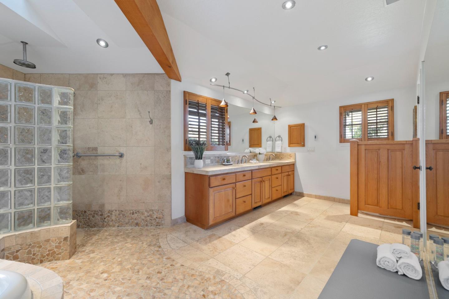 Detail Gallery Image 15 of 39 For 32 Pasatiempo Dr, Santa Cruz,  CA 95060 - 4 Beds | 3/2 Baths