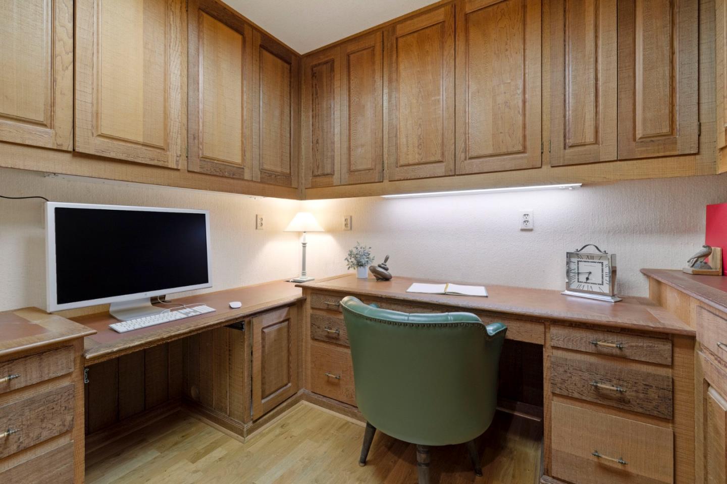 Detail Gallery Image 28 of 39 For 32 Pasatiempo Dr, Santa Cruz,  CA 95060 - 4 Beds | 3/2 Baths