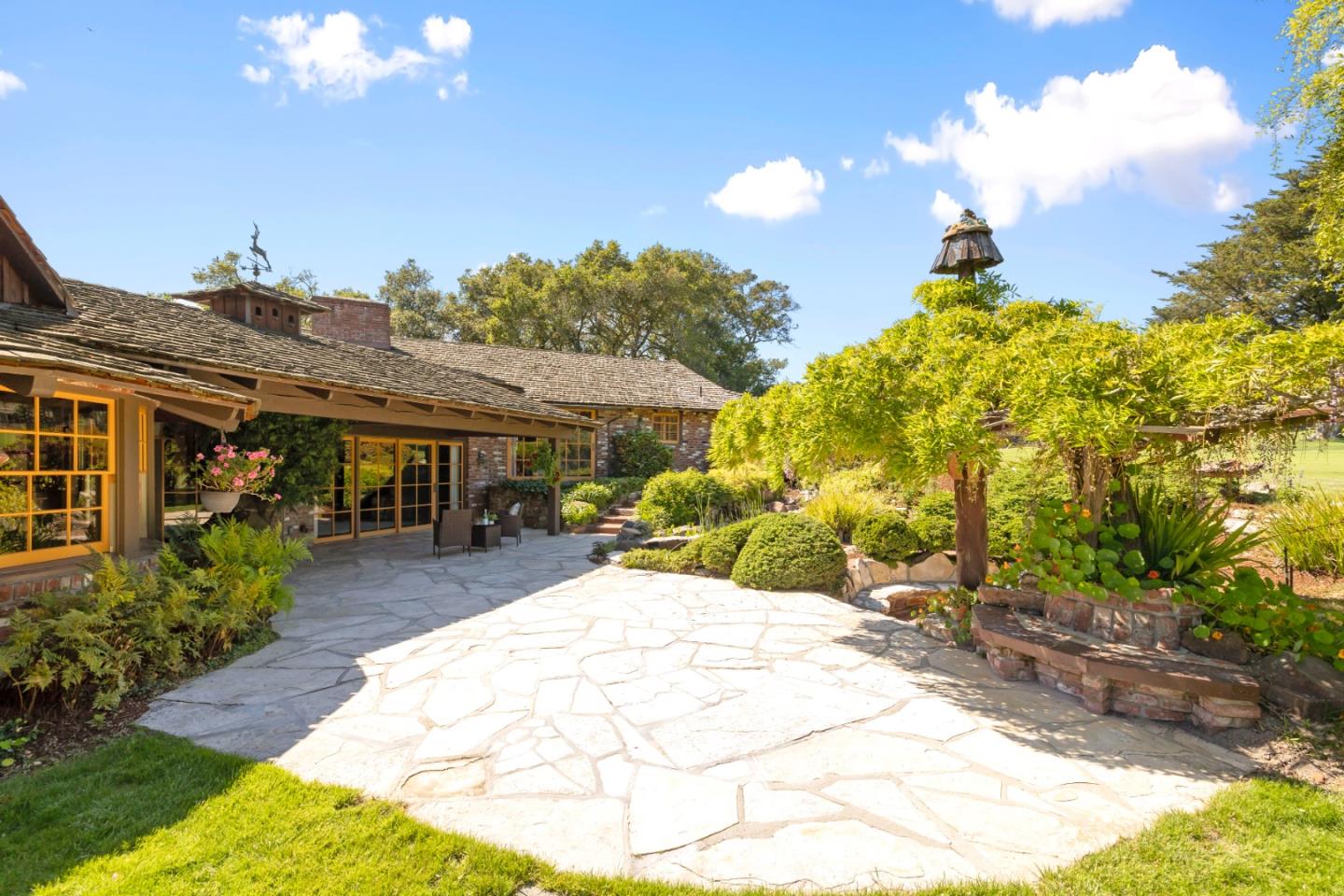 Detail Gallery Image 29 of 39 For 32 Pasatiempo Dr, Santa Cruz,  CA 95060 - 4 Beds | 3/2 Baths