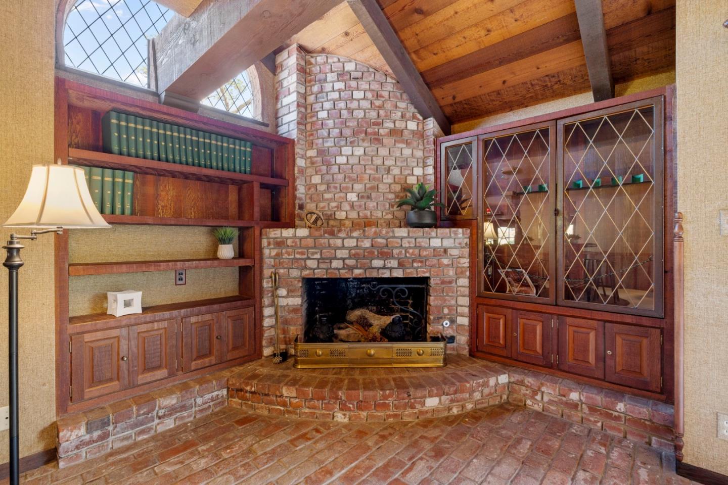 Detail Gallery Image 8 of 39 For 32 Pasatiempo Dr, Santa Cruz,  CA 95060 - 4 Beds | 3/2 Baths