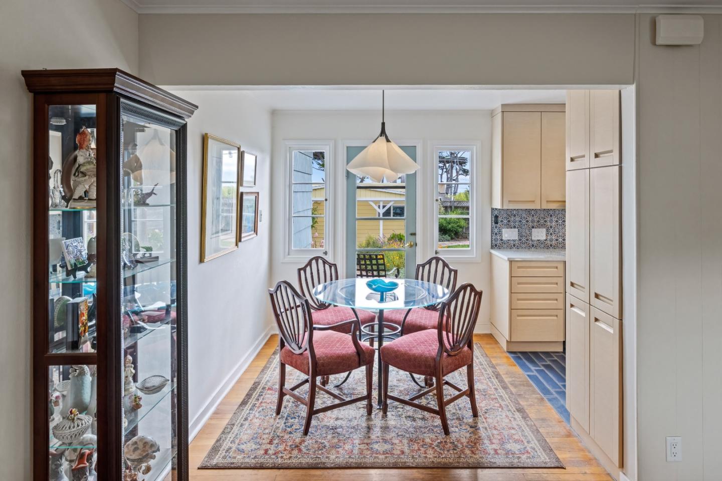 Detail Gallery Image 12 of 47 For 1022 Del Monte Blvd, Pacific Grove,  CA 93950 - 3 Beds | 2 Baths
