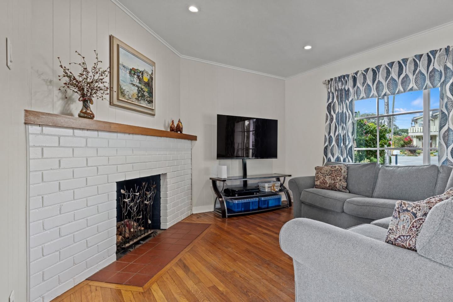 Detail Gallery Image 15 of 47 For 1022 Del Monte Blvd, Pacific Grove,  CA 93950 - 3 Beds | 2 Baths