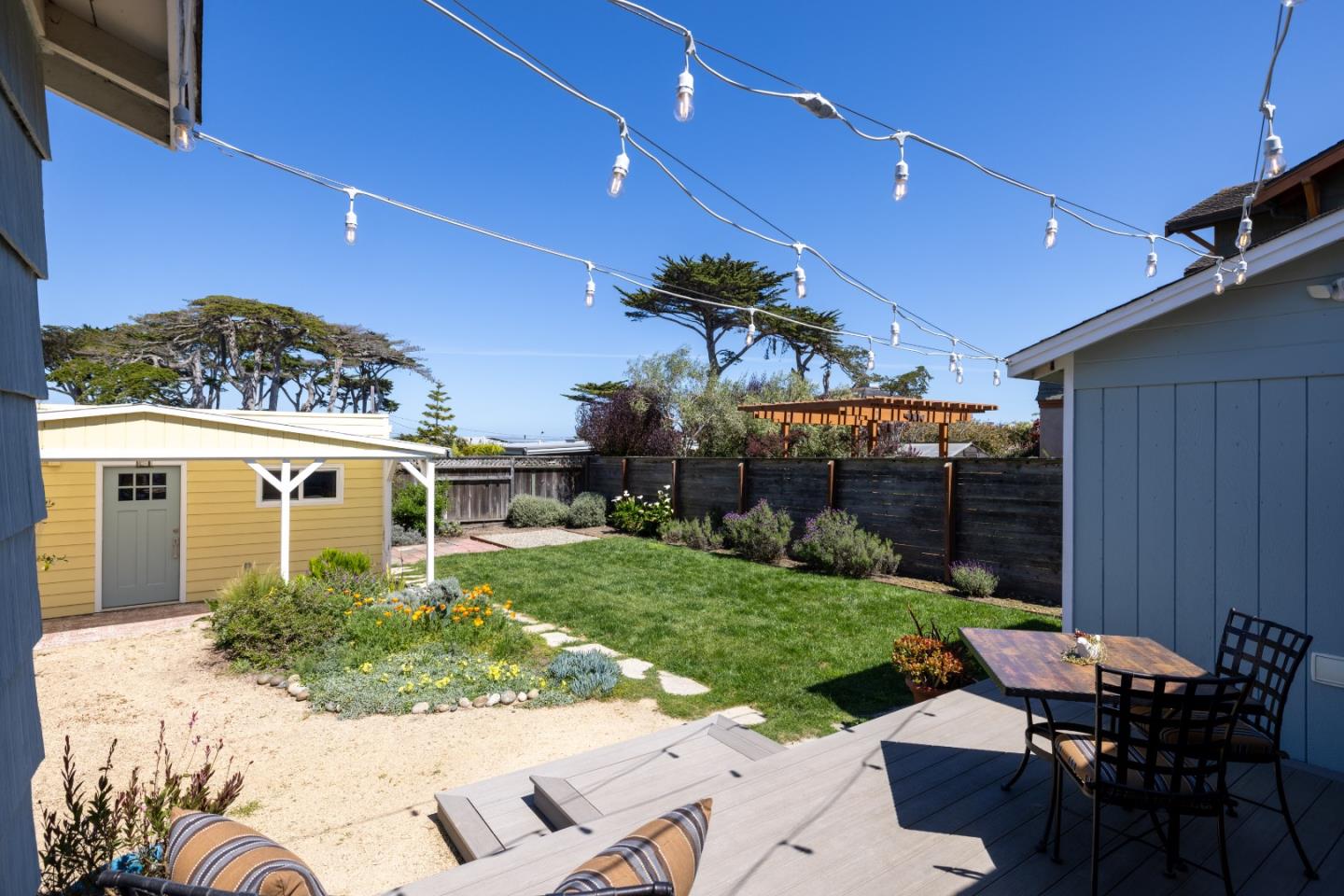 Detail Gallery Image 20 of 47 For 1022 Del Monte Blvd, Pacific Grove,  CA 93950 - 3 Beds | 2 Baths