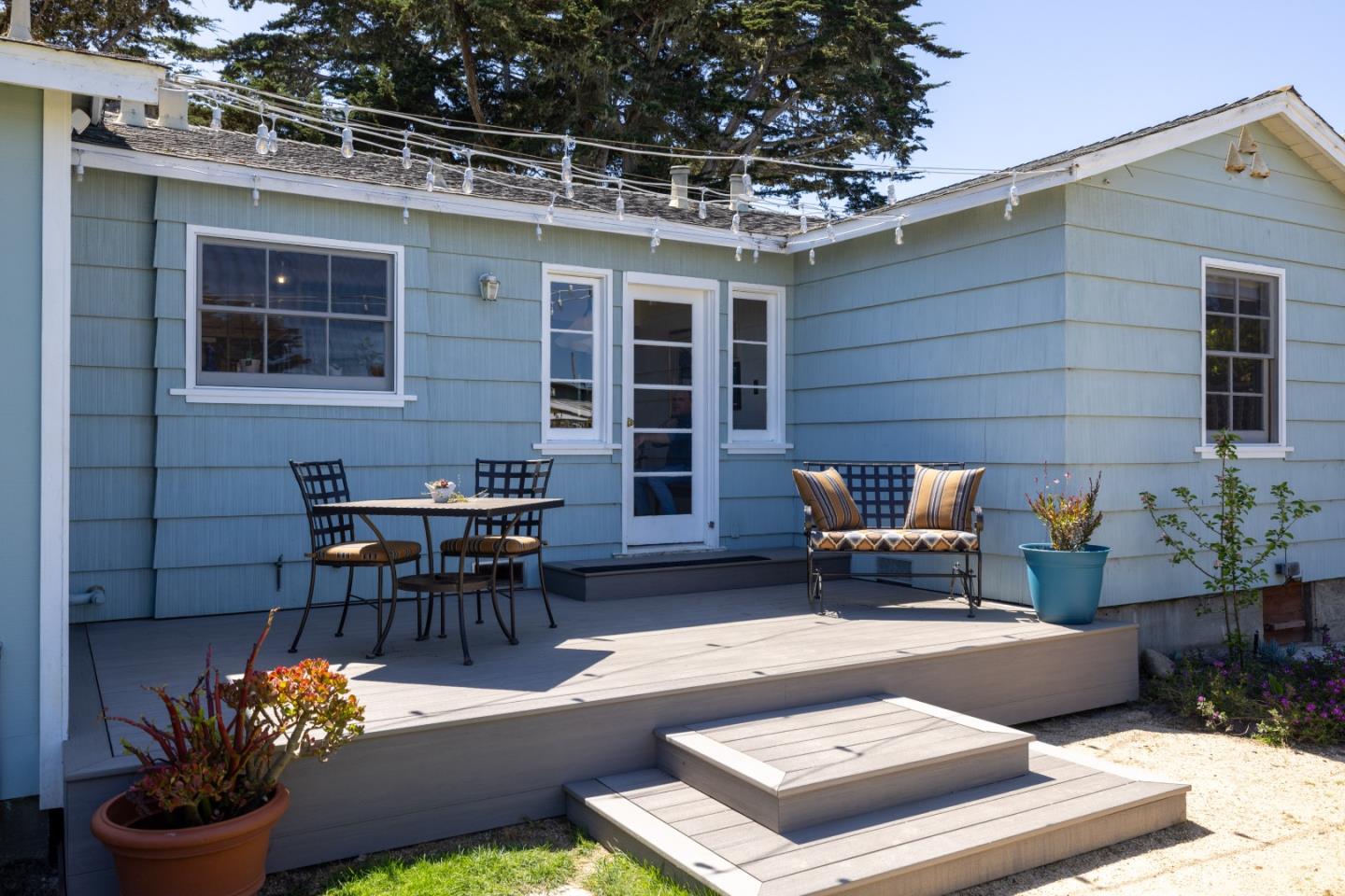 Detail Gallery Image 22 of 47 For 1022 Del Monte Blvd, Pacific Grove,  CA 93950 - 3 Beds | 2 Baths