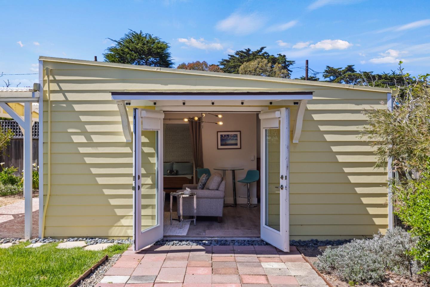 Detail Gallery Image 39 of 47 For 1022 Del Monte Blvd, Pacific Grove,  CA 93950 - 3 Beds | 2 Baths
