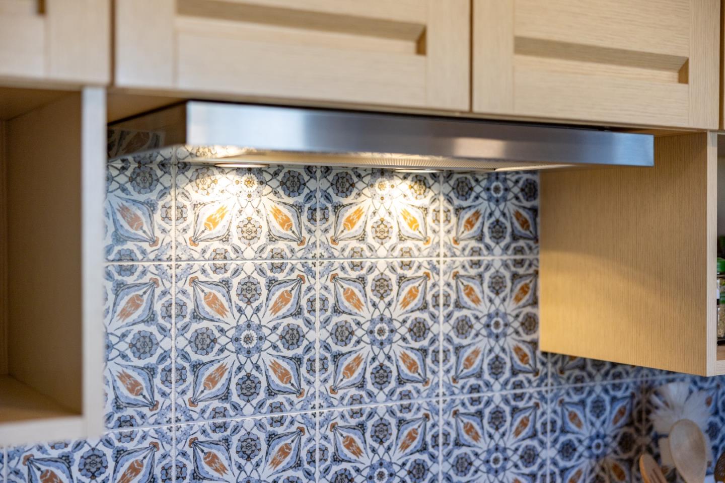 Detail Gallery Image 8 of 47 For 1022 Del Monte Blvd, Pacific Grove,  CA 93950 - 3 Beds | 2 Baths