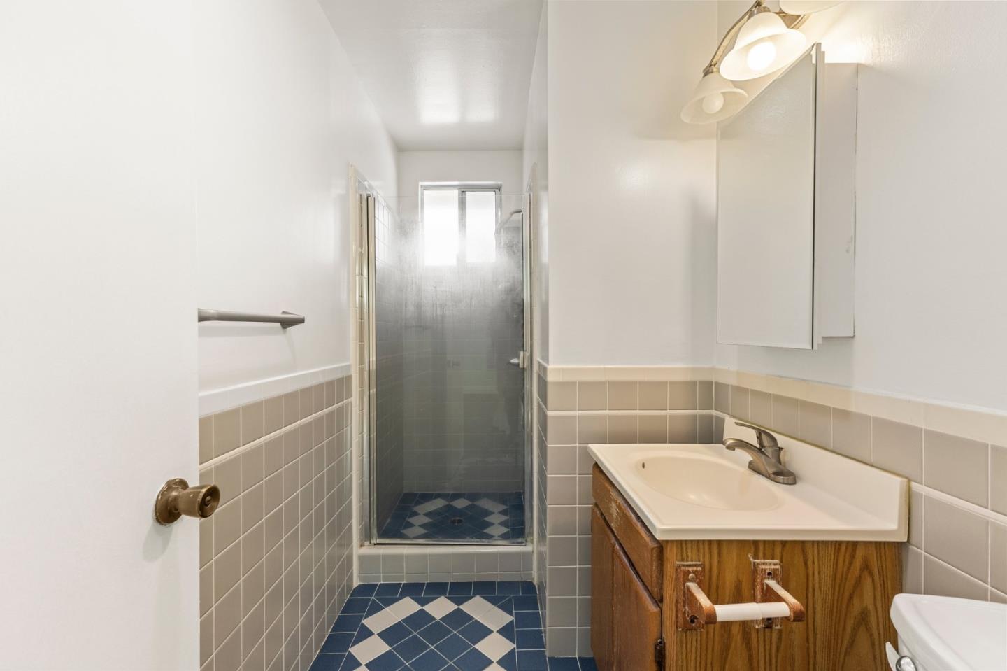 Detail Gallery Image 17 of 23 For 533 Theresa Dr, South San Francisco,  CA 94080 - 3 Beds | 2 Baths