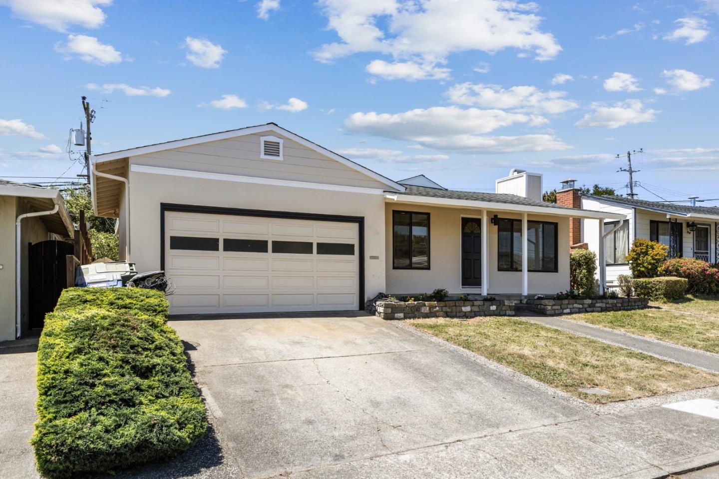 Detail Gallery Image 2 of 23 For 533 Theresa Dr, South San Francisco,  CA 94080 - 3 Beds | 2 Baths
