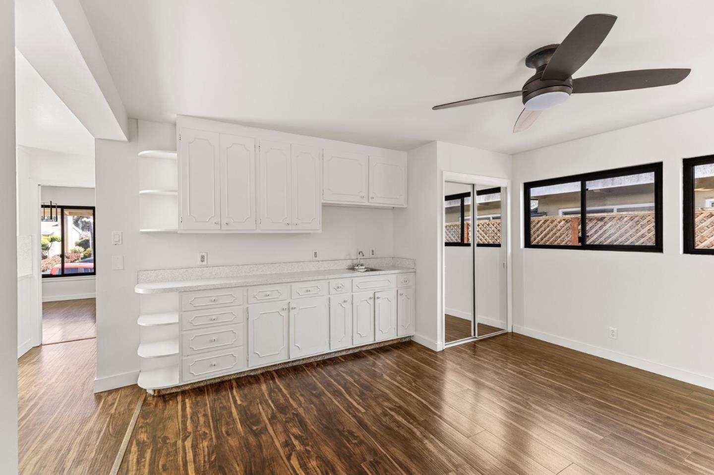 Detail Gallery Image 7 of 23 For 533 Theresa Dr, South San Francisco,  CA 94080 - 3 Beds | 2 Baths