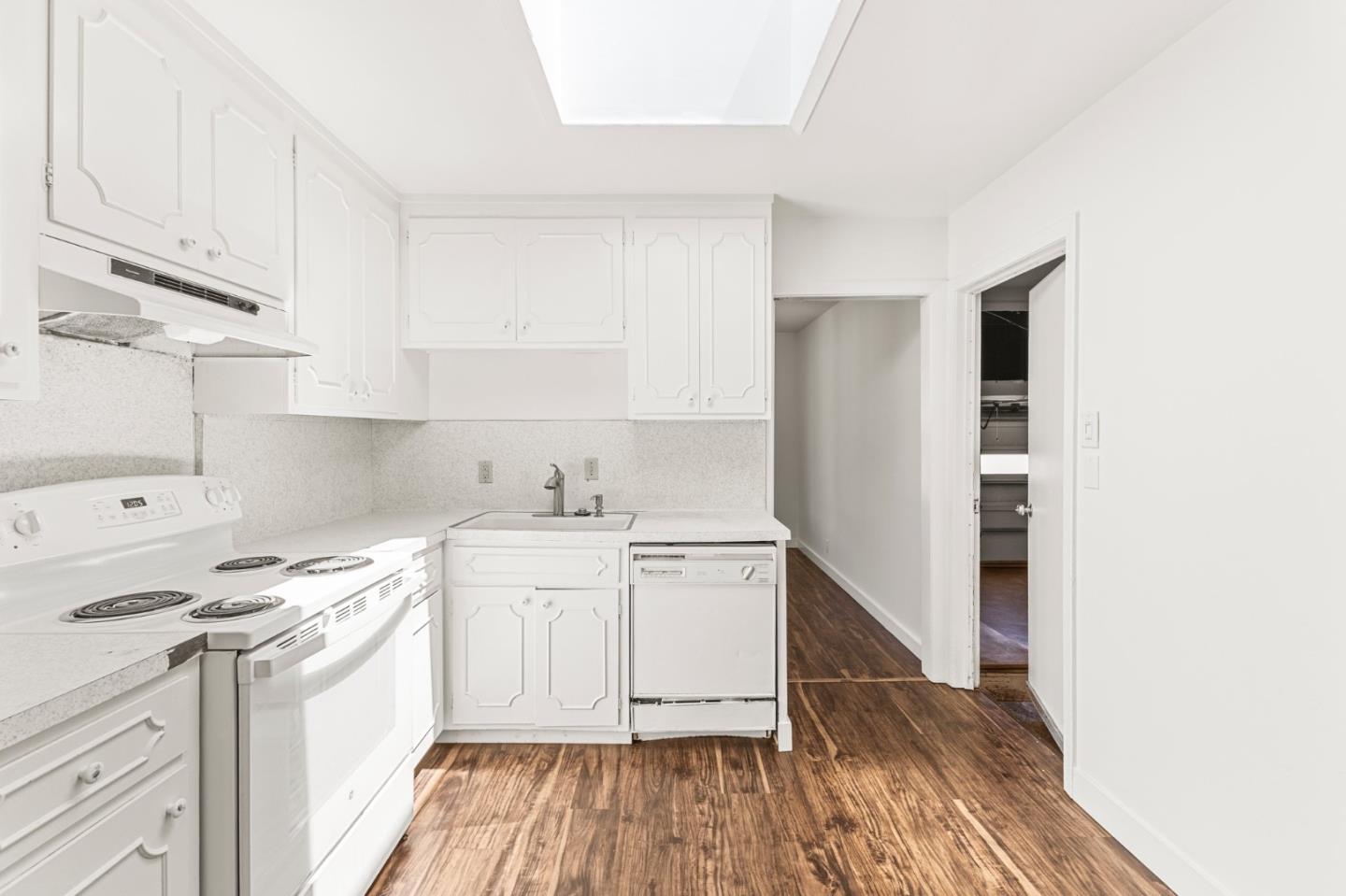 Detail Gallery Image 9 of 23 For 533 Theresa Dr, South San Francisco,  CA 94080 - 3 Beds | 2 Baths