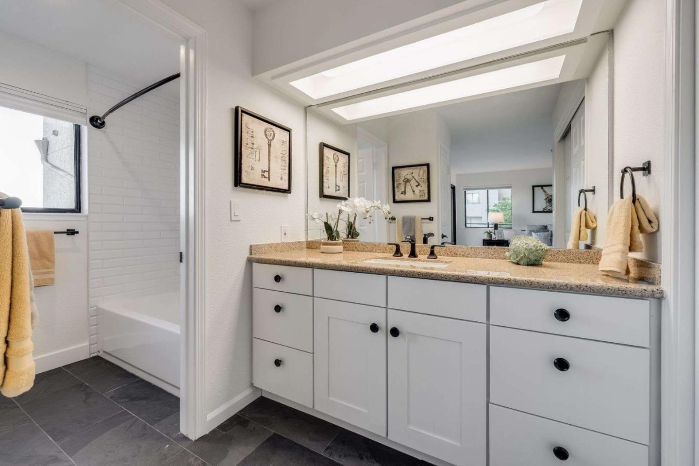 Detail Gallery Image 29 of 55 For 434 Portofino Dr #301,  San Carlos,  CA 94070 - 2 Beds | 2/1 Baths
