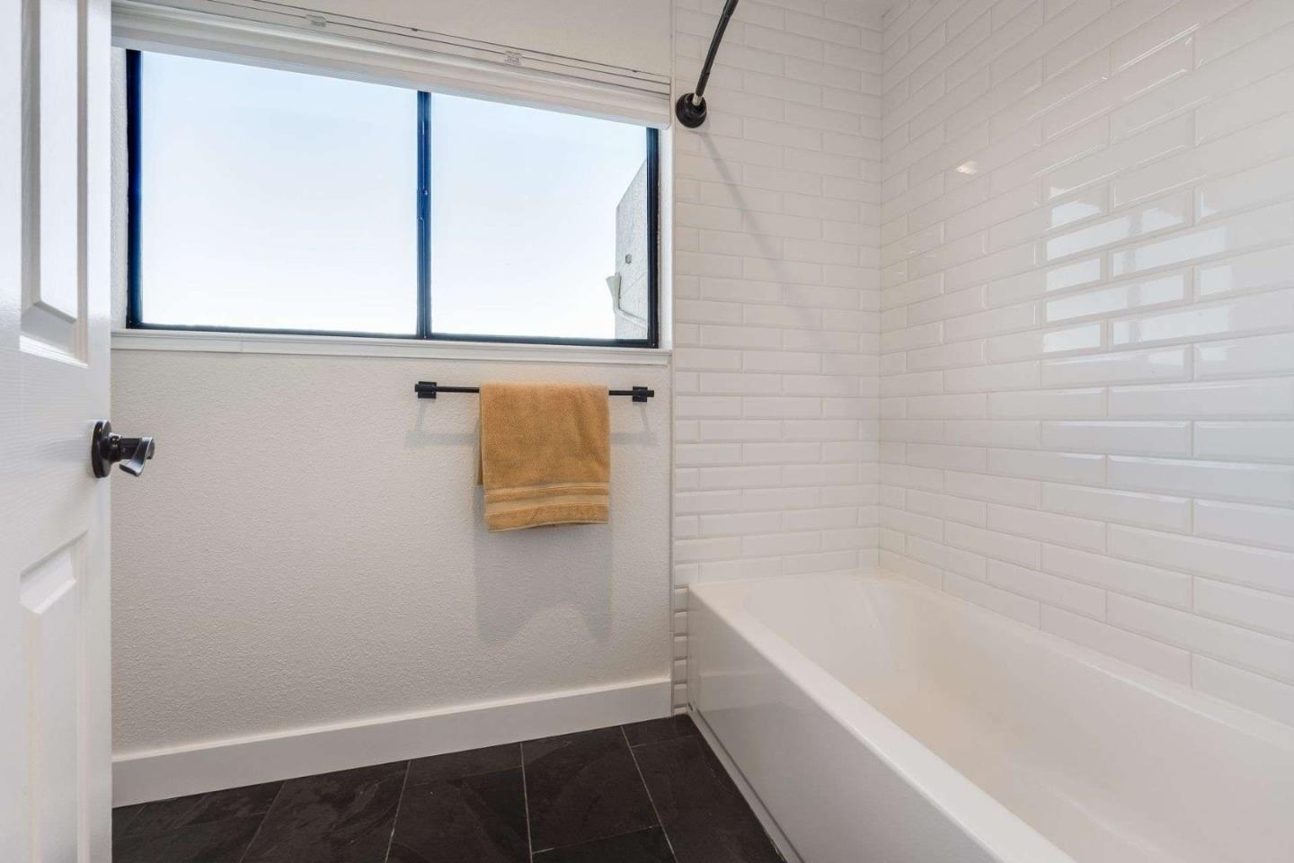 Detail Gallery Image 30 of 55 For 434 Portofino Dr #301,  San Carlos,  CA 94070 - 2 Beds | 2/1 Baths