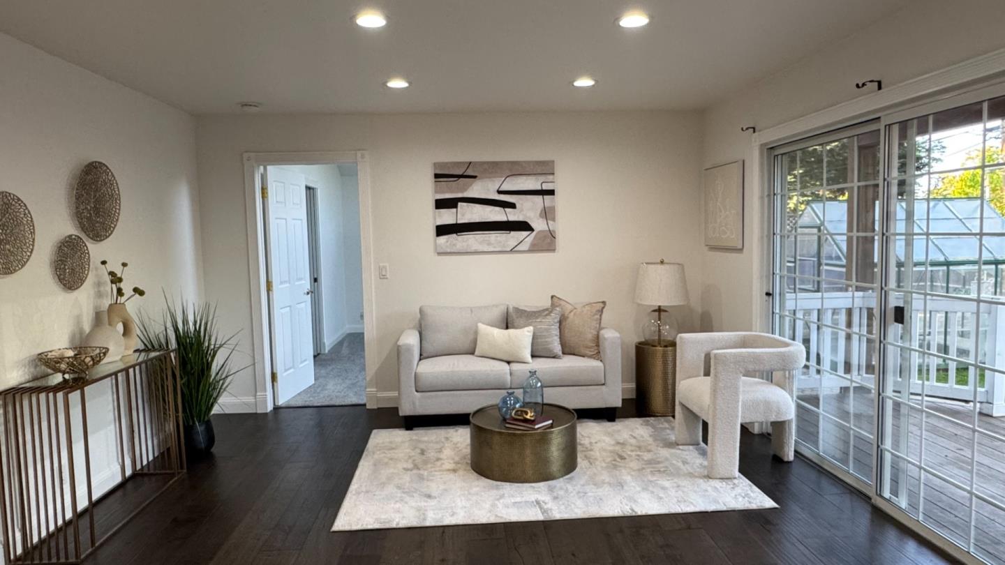 Detail Gallery Image 11 of 33 For 10142 N Portal Ave, Cupertino,  CA 95014 - 4 Beds | 3/1 Baths