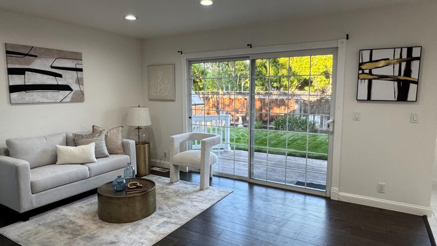 Detail Gallery Image 12 of 33 For 10142 N Portal Ave, Cupertino,  CA 95014 - 4 Beds | 3/1 Baths
