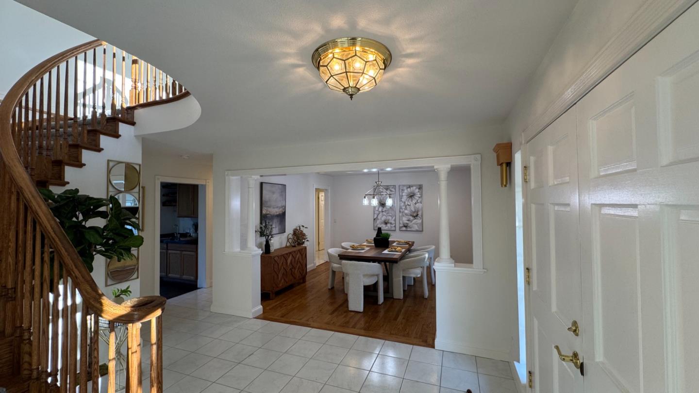 Detail Gallery Image 2 of 33 For 10142 N Portal Ave, Cupertino,  CA 95014 - 4 Beds | 3/1 Baths