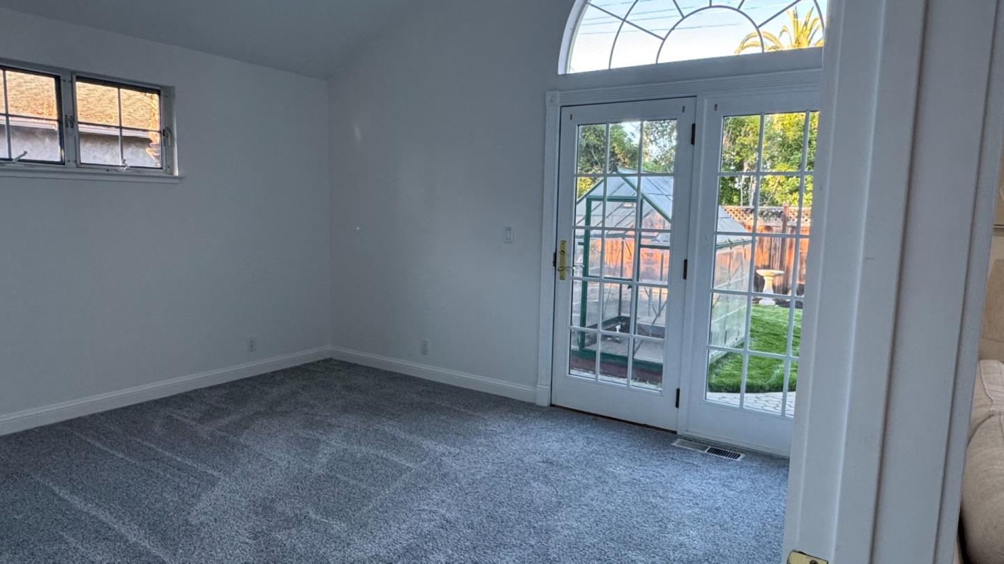 Detail Gallery Image 21 of 33 For 10142 N Portal Ave, Cupertino,  CA 95014 - 4 Beds | 3/1 Baths