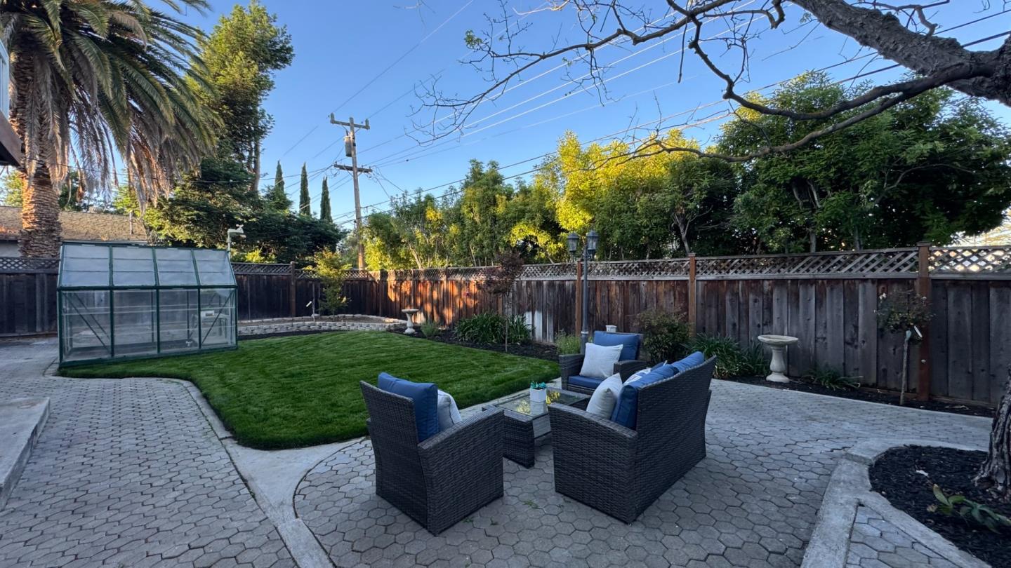 Detail Gallery Image 30 of 33 For 10142 N Portal Ave, Cupertino,  CA 95014 - 4 Beds | 3/1 Baths