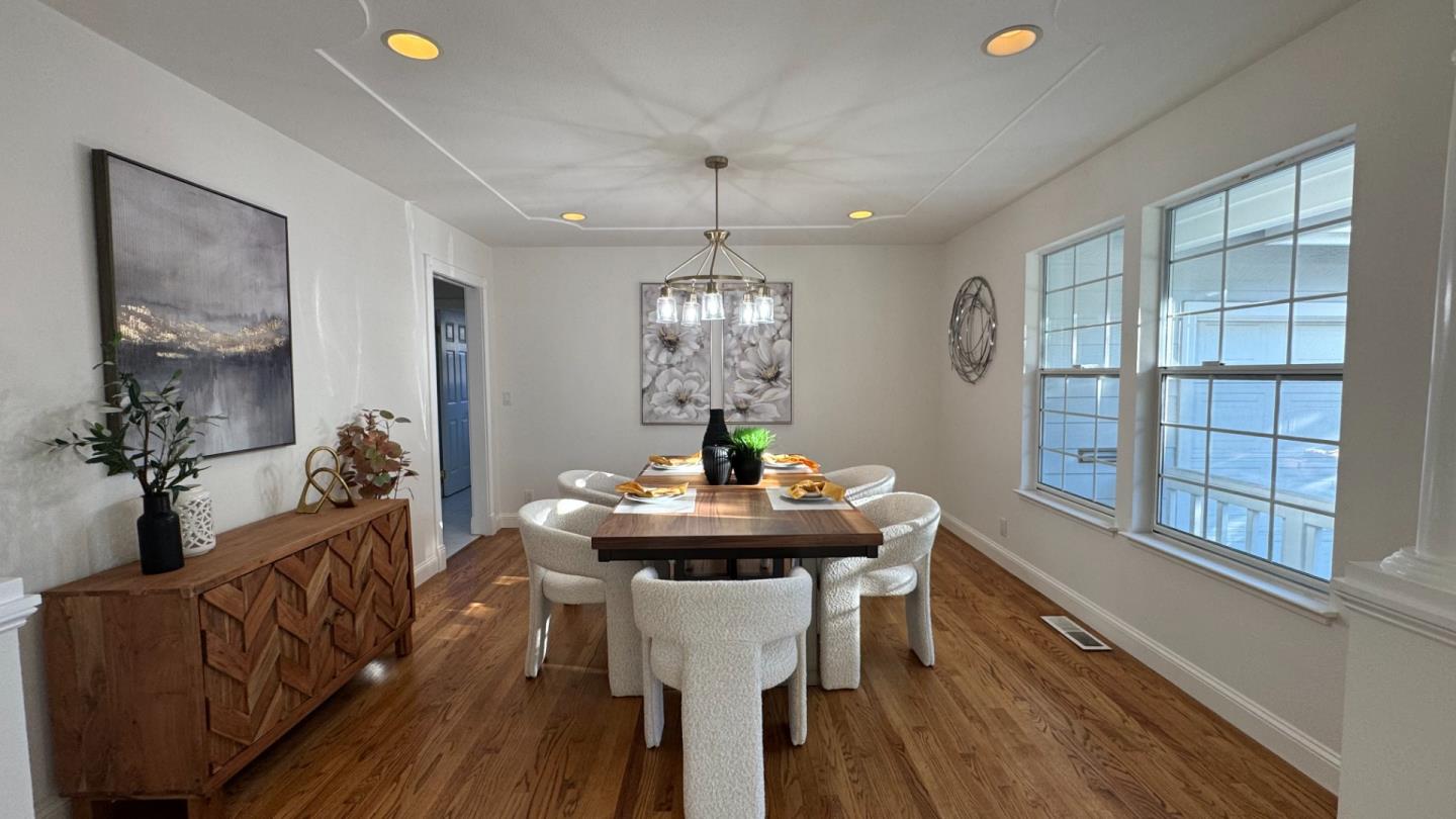 Detail Gallery Image 5 of 33 For 10142 N Portal Ave, Cupertino,  CA 95014 - 4 Beds | 3/1 Baths