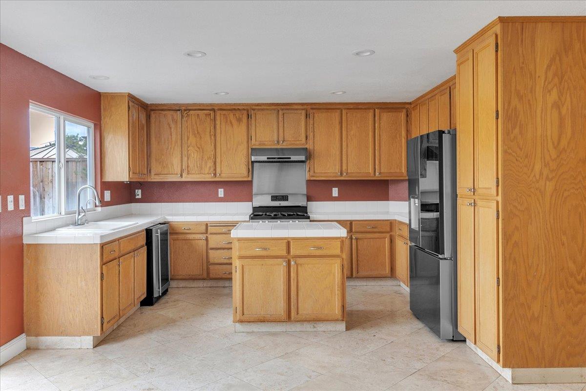Detail Gallery Image 13 of 27 For 387 Anderson St, Soledad,  CA 93960 - 4 Beds | 3 Baths